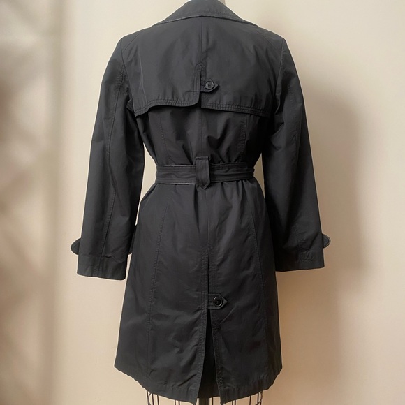 Gallery Black Trench Coat with a Belted Waist and Pockets - Picture 3 of 9